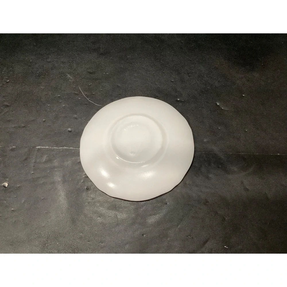 Arcopal France TRIANON IVORY Saucer Scalloped Swirls Milk‎ Glass 5 3/8